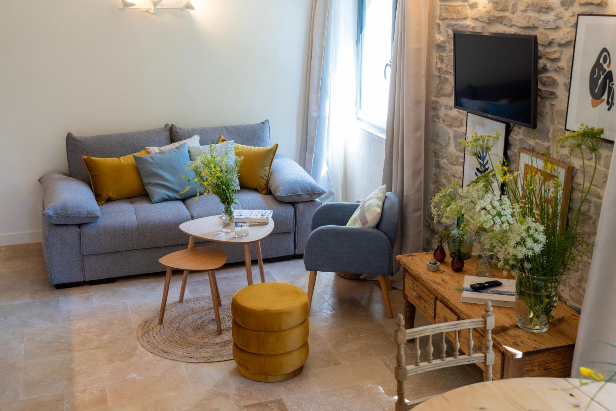 Hotel Les Terres Aoyama Saint Julien Les Rosiers Zewnętrze zdjęcie