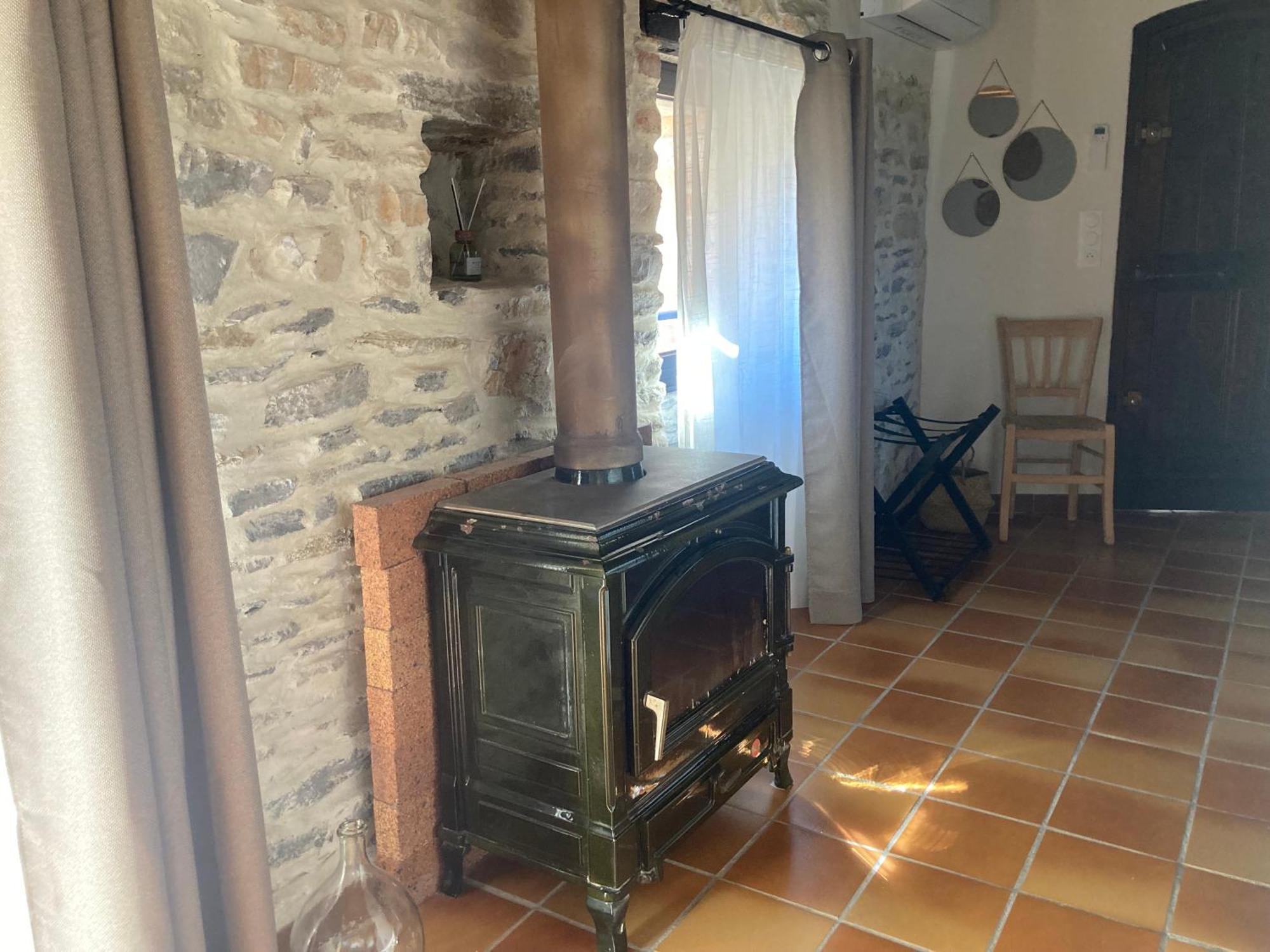 Hotel Les Terres Aoyama Saint Julien Les Rosiers Zewnętrze zdjęcie