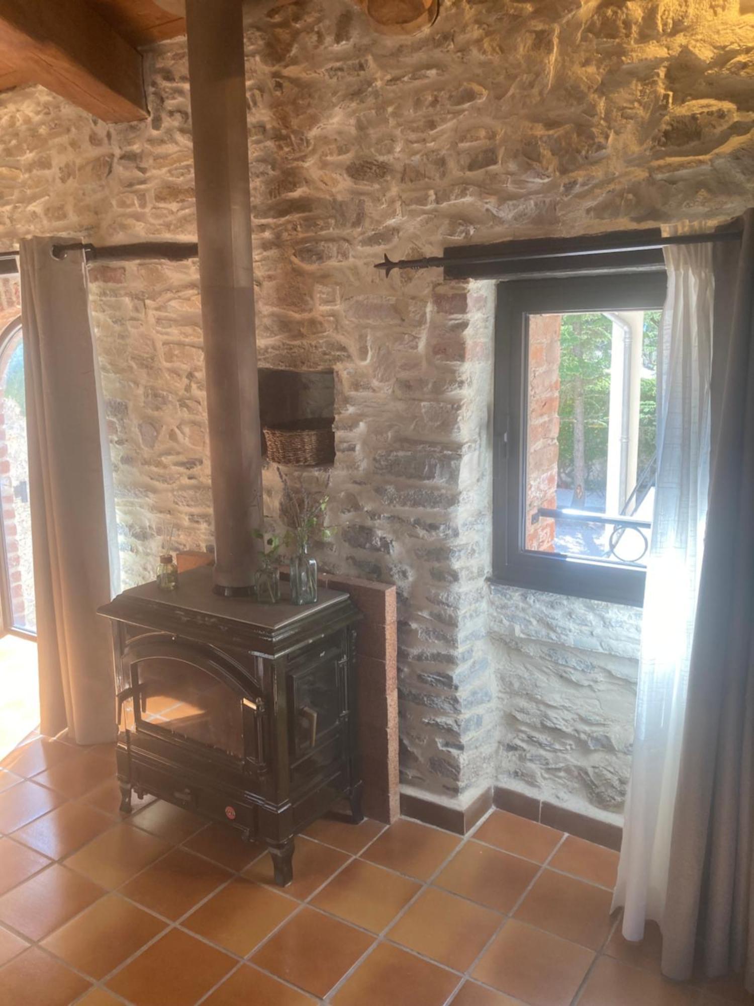 Hotel Les Terres Aoyama Saint Julien Les Rosiers Zewnętrze zdjęcie