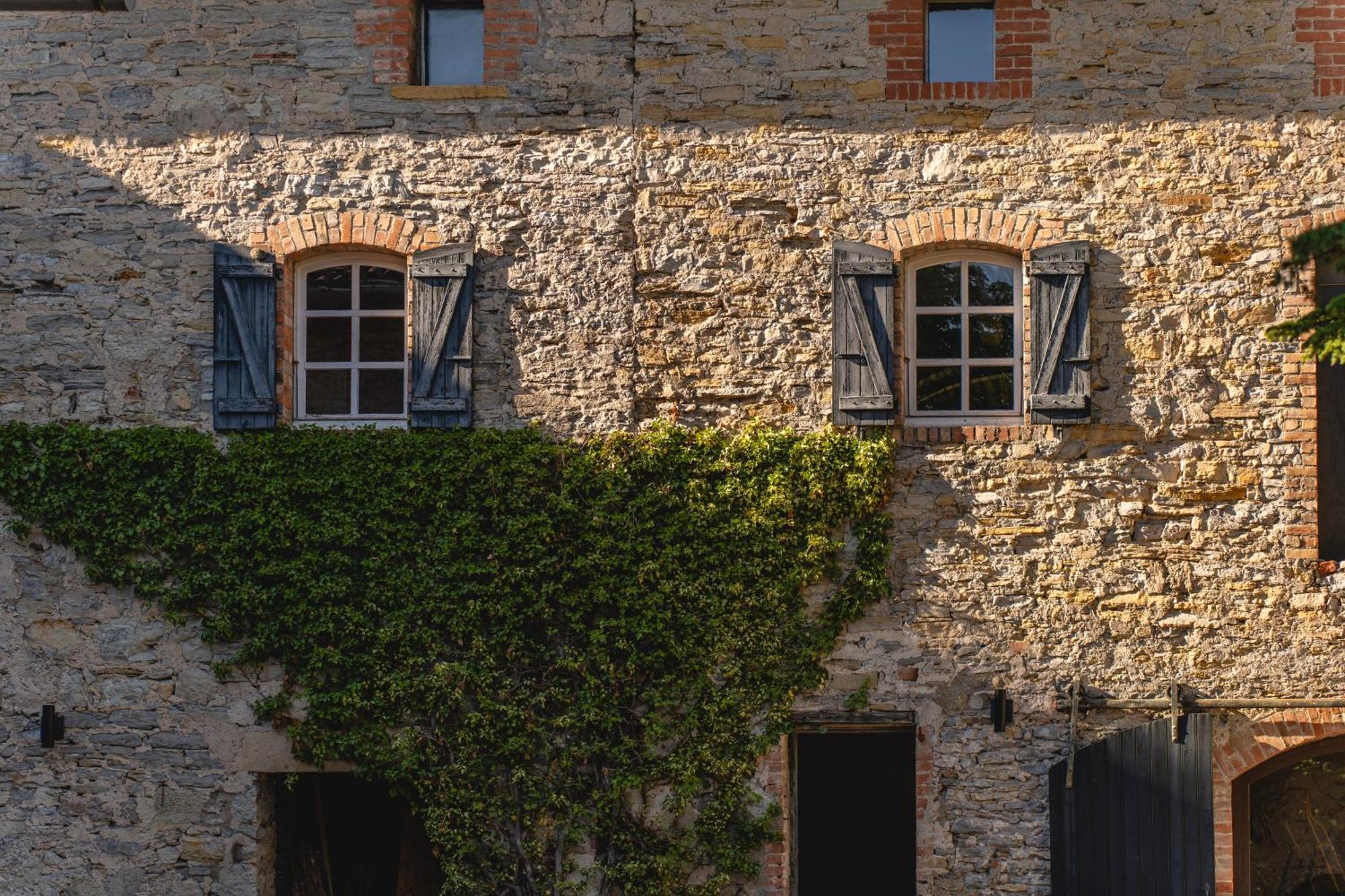 Hotel Les Terres Aoyama Saint Julien Les Rosiers Zewnętrze zdjęcie