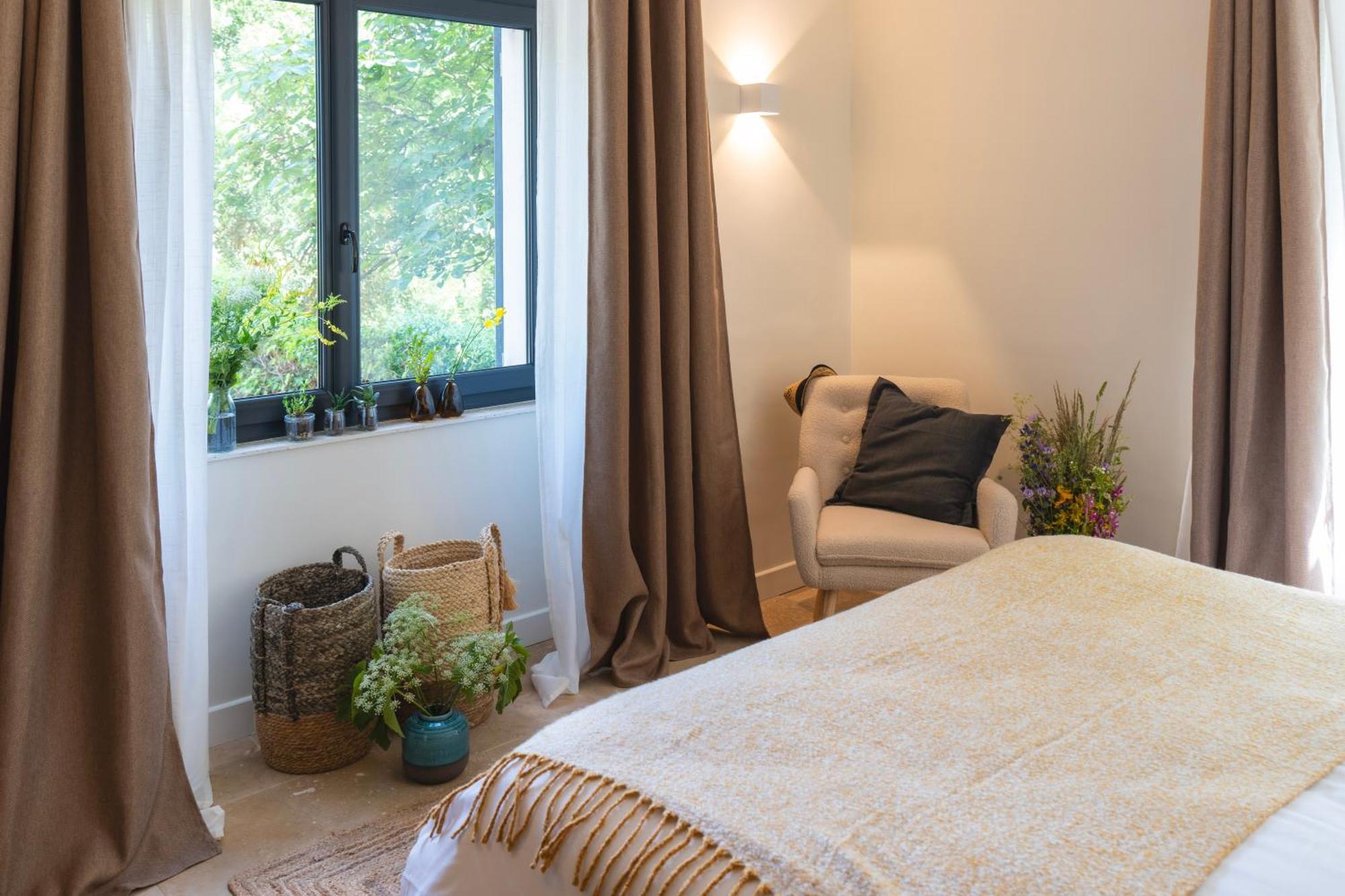Hotel Les Terres Aoyama Saint Julien Les Rosiers Zewnętrze zdjęcie