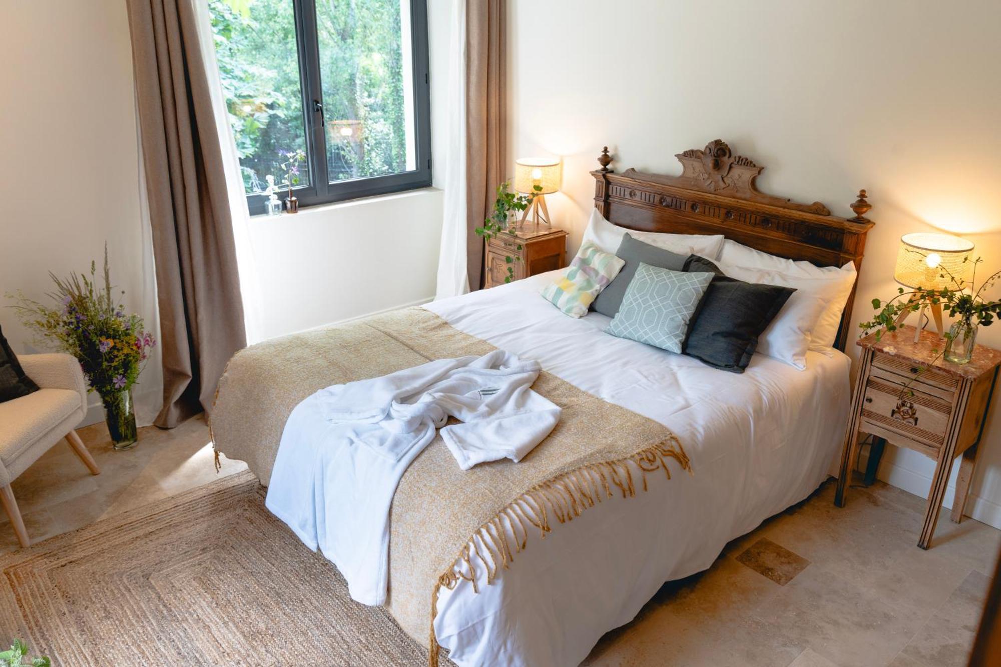 Hotel Les Terres Aoyama Saint Julien Les Rosiers Zewnętrze zdjęcie