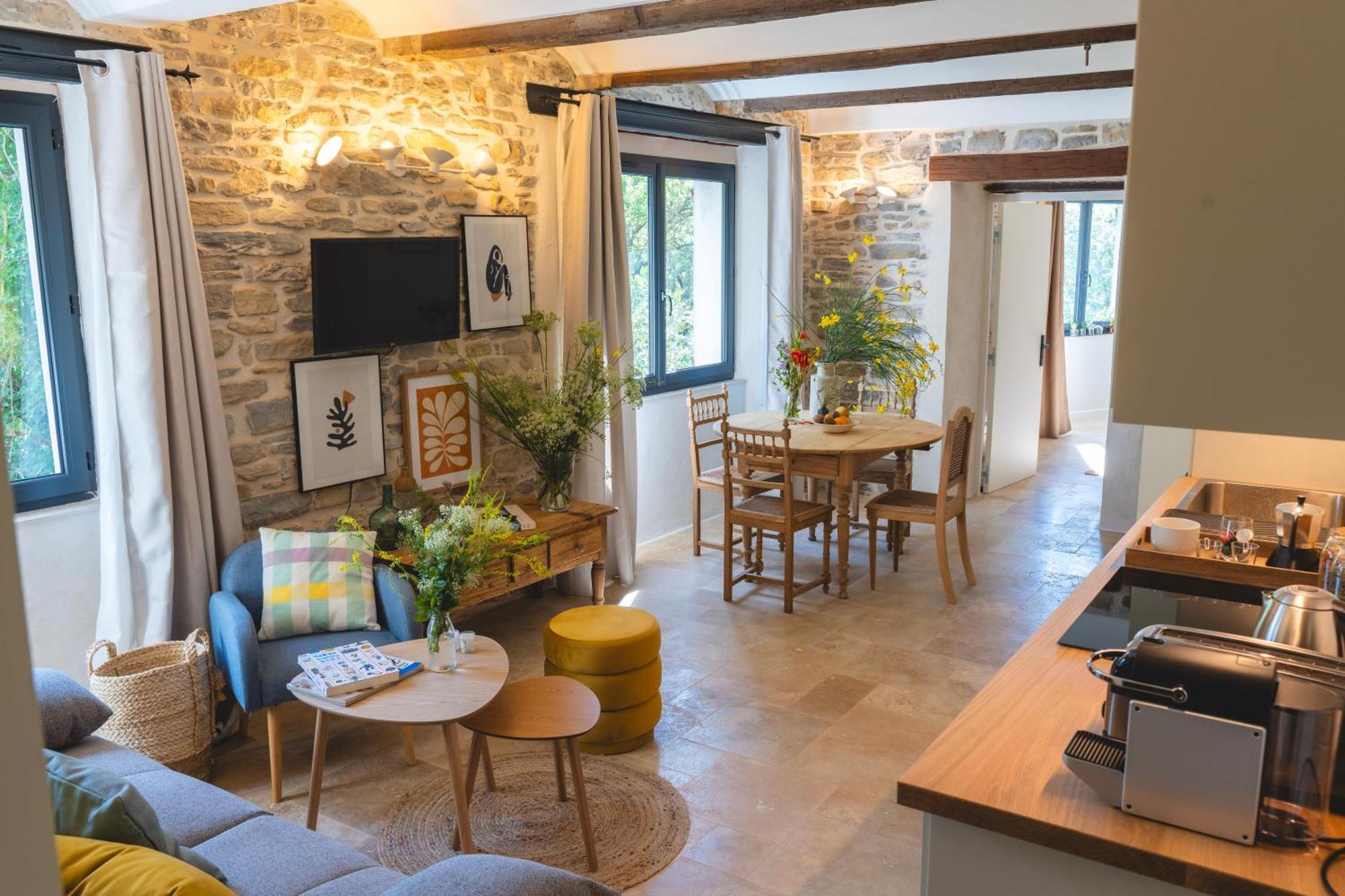 Hotel Les Terres Aoyama Saint Julien Les Rosiers Zewnętrze zdjęcie