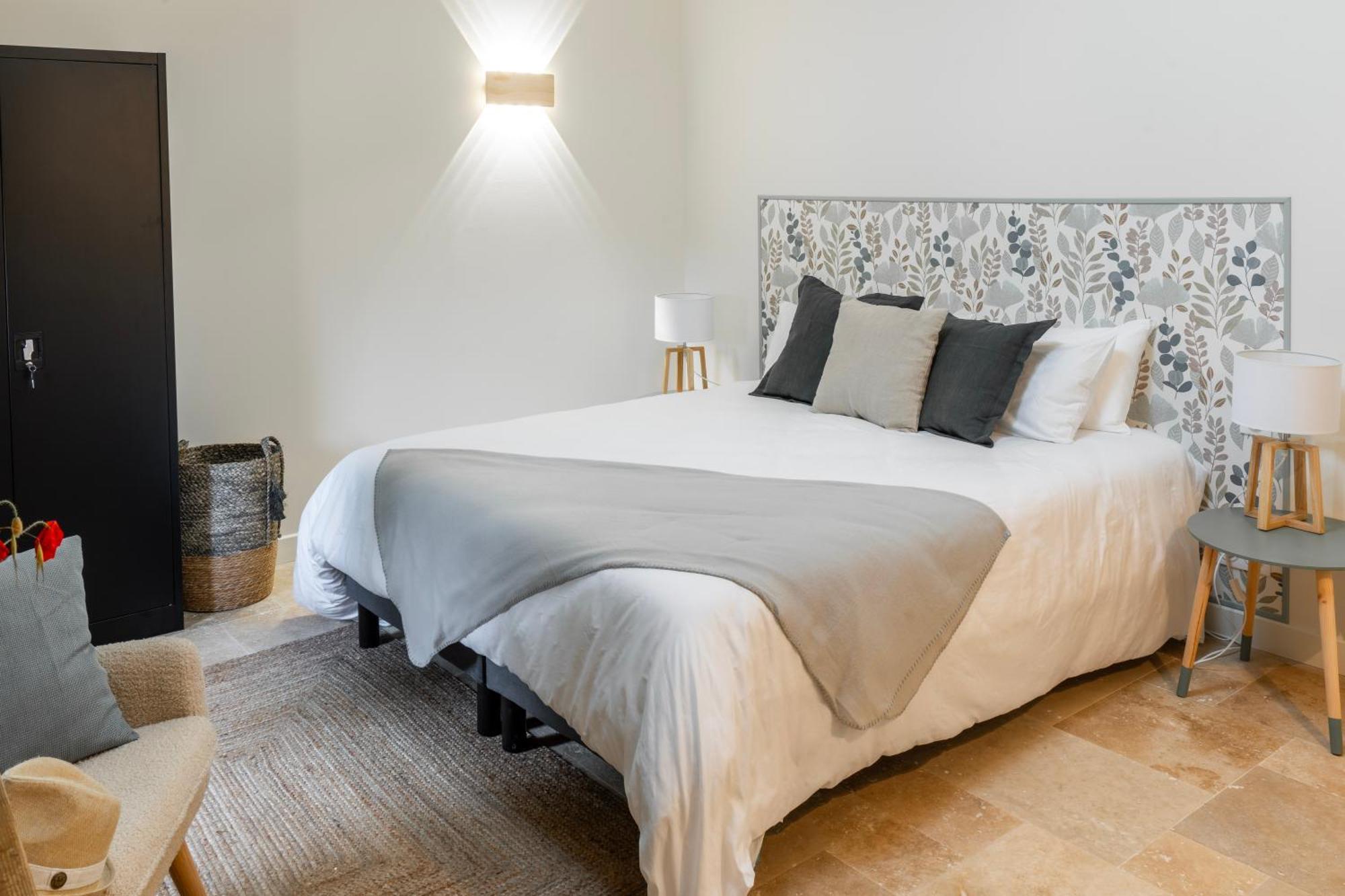 Hotel Les Terres Aoyama Saint Julien Les Rosiers Zewnętrze zdjęcie
