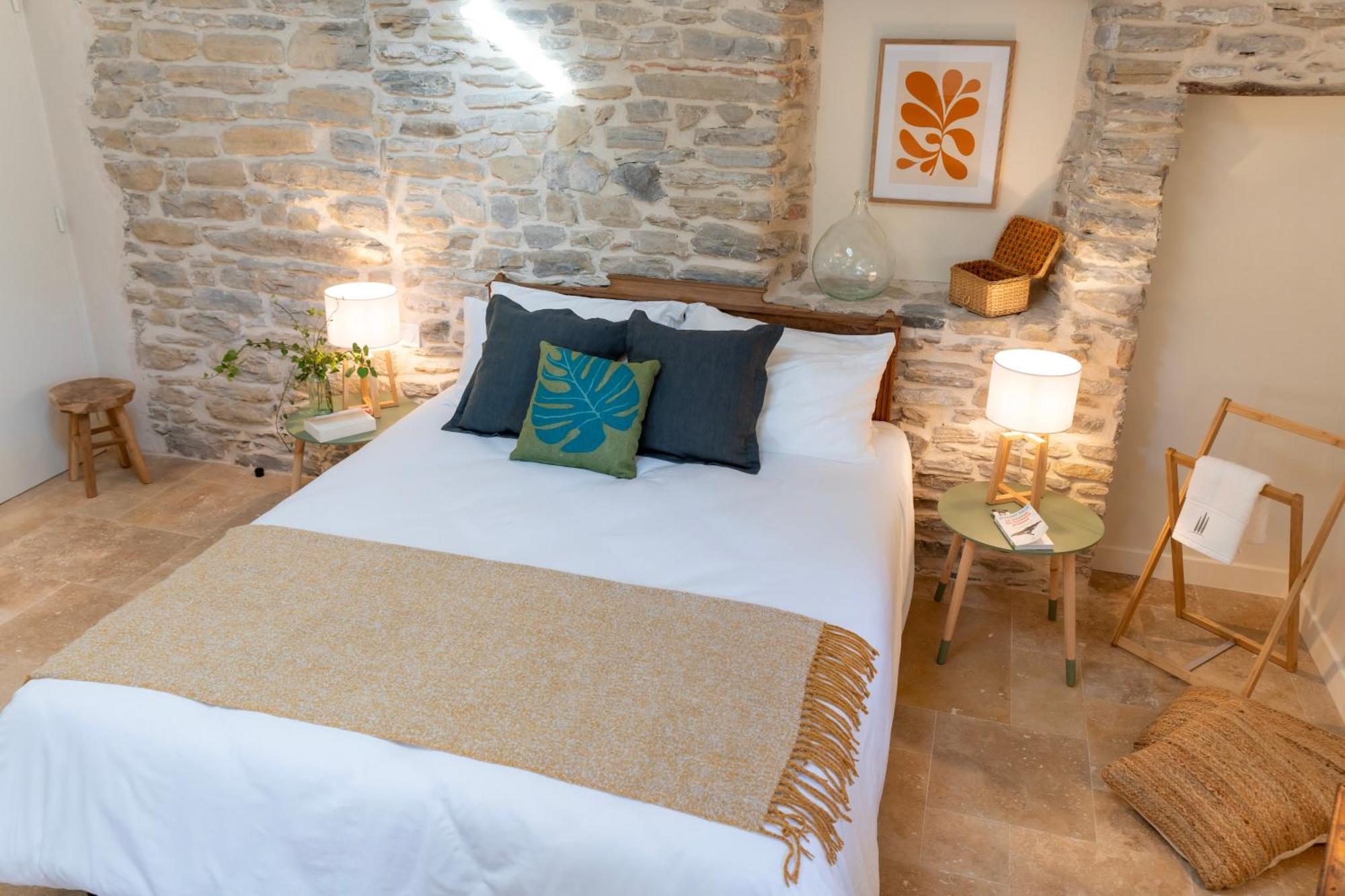 Hotel Les Terres Aoyama Saint Julien Les Rosiers Zewnętrze zdjęcie