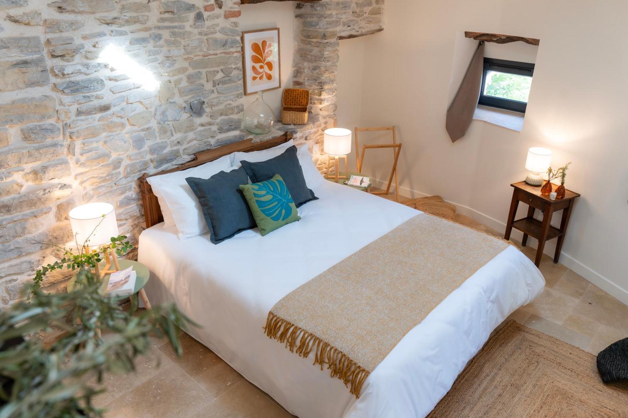 Hotel Les Terres Aoyama Saint Julien Les Rosiers Zewnętrze zdjęcie